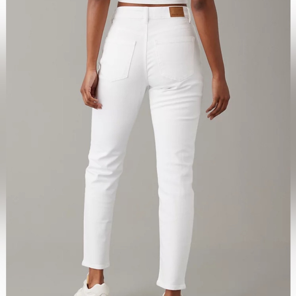 American Eagle Outfitters Stretch Mom Jean Size 2 Regular White